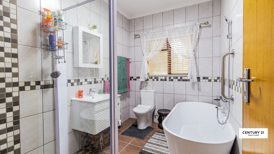 4 Bedroom Property for Sale in Vredenburg Western Cape
